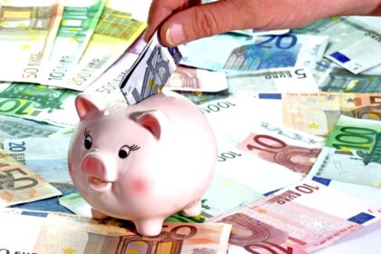 pilzarredo-questa-professoressa-in-pensione-ha-iniziato-a-risparmiare-la-stessa-somma-ogni-mese-dal-